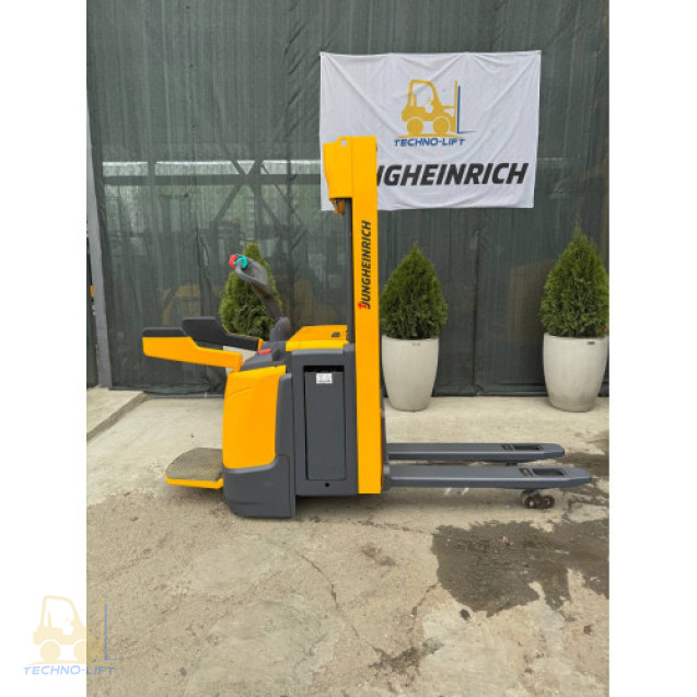 Штабелер електричний JUNGHEINRICH ERC 214z, с.н. 90407207, мачта 4300 DZ мм., в.п. 1400 кг, 2012 р