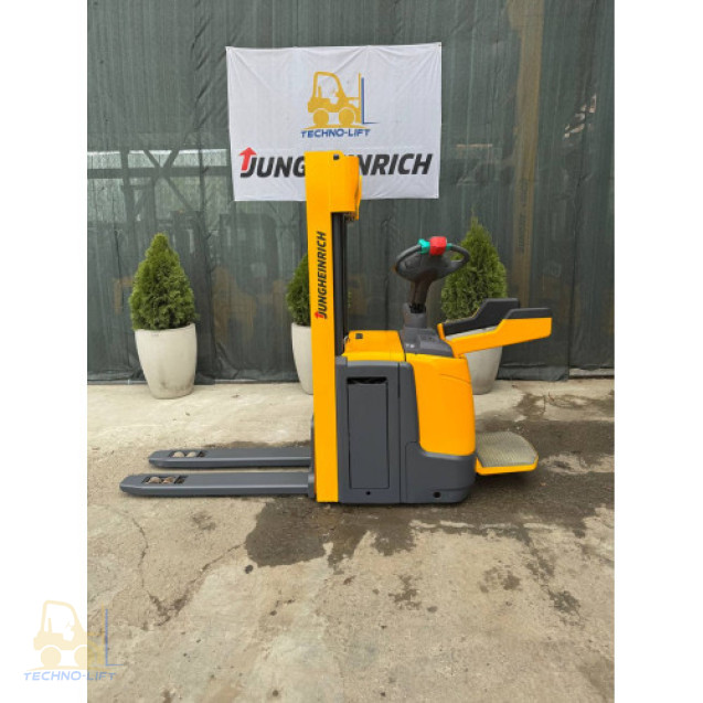 Штабелер електричний JUNGHEINRICH ERC 214z, с.н. 90407207, мачта 4300 DZ мм., в.п. 1400 кг, 2012 р