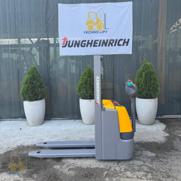 Штабелер електричний JUNGHEINRICH EJC 110, с.н. 90497816, мачта 2500 ZT мм, в.п. 1000 кг, 2016 р.в.