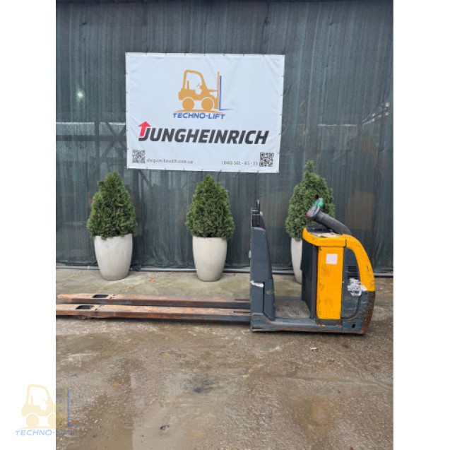 Автонавантажувач (транспортировщик палет) JUNGHEINRICH ECE 225