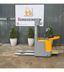 Штабелер електричний JUNGHEINRICH ERC 214, с.н. 90495668, мачта 2900 ZT мм, в.п. 1400 кг., 2016 р.