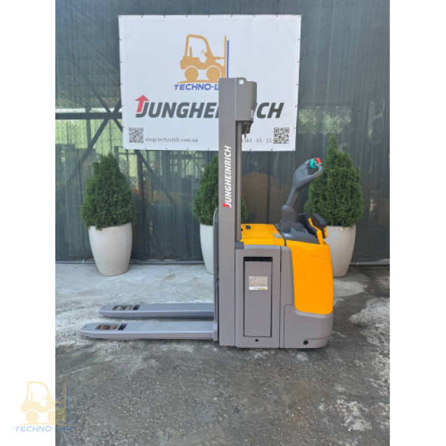 Штабелер електричний JUNGHEINRICH ERC 214z, с.н. 90499887, мачта 4690 DZ мм., в.п. 1400 кг, 2016 р.в